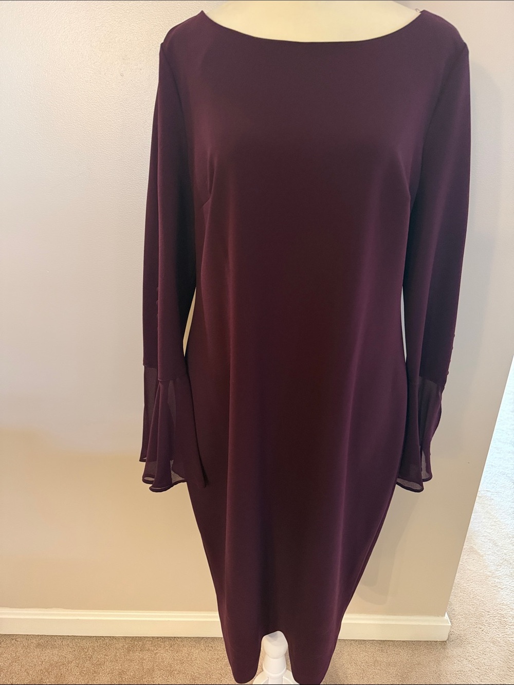 Calvin Klein Elegant Plum Long-Sleeve Shift Dress